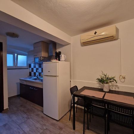 Apartments Luigi 乌马格 外观 照片