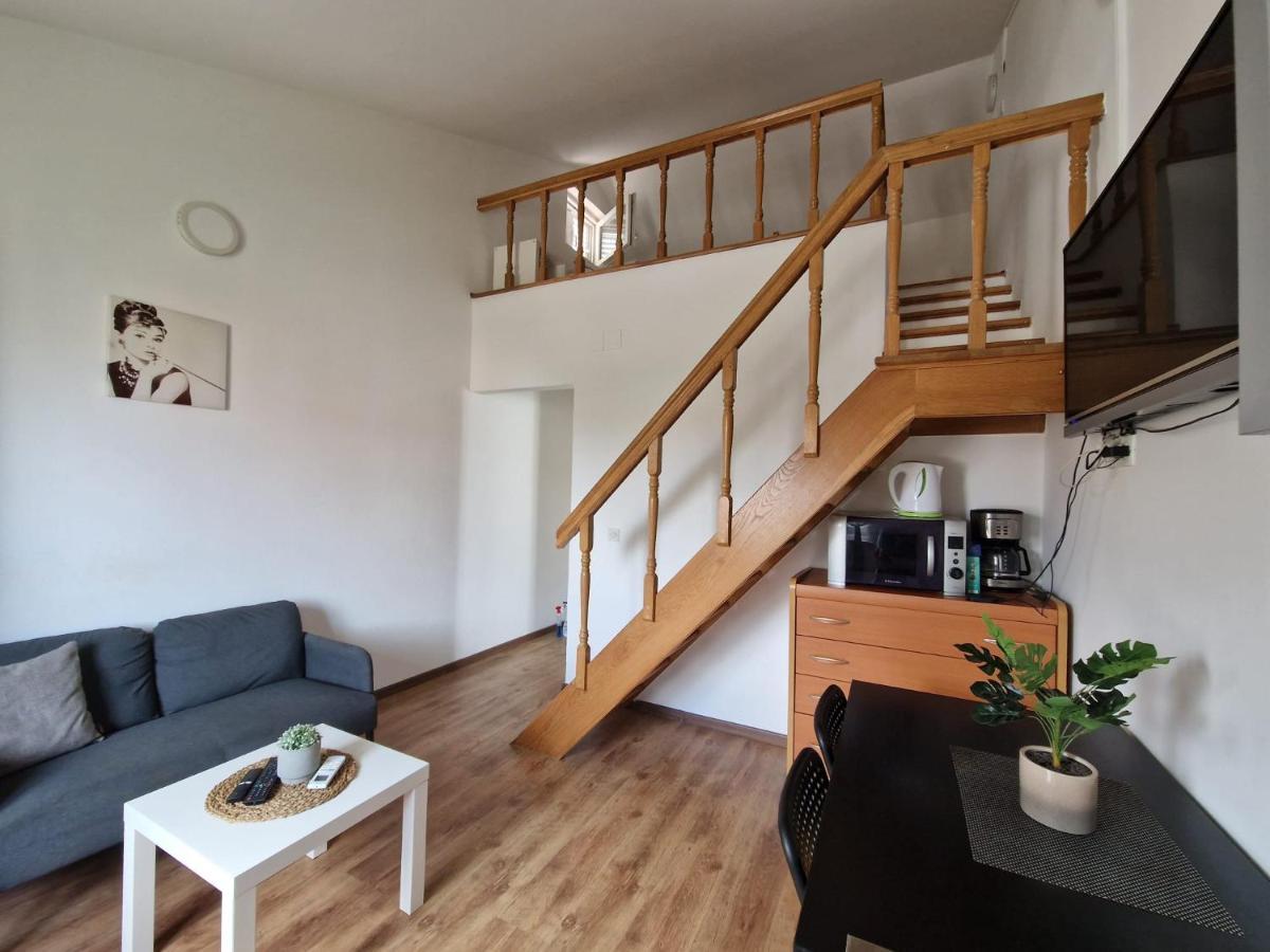 Apartments Luigi 乌马格 外观 照片