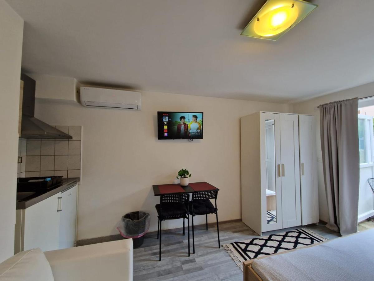Apartments Luigi 乌马格 外观 照片