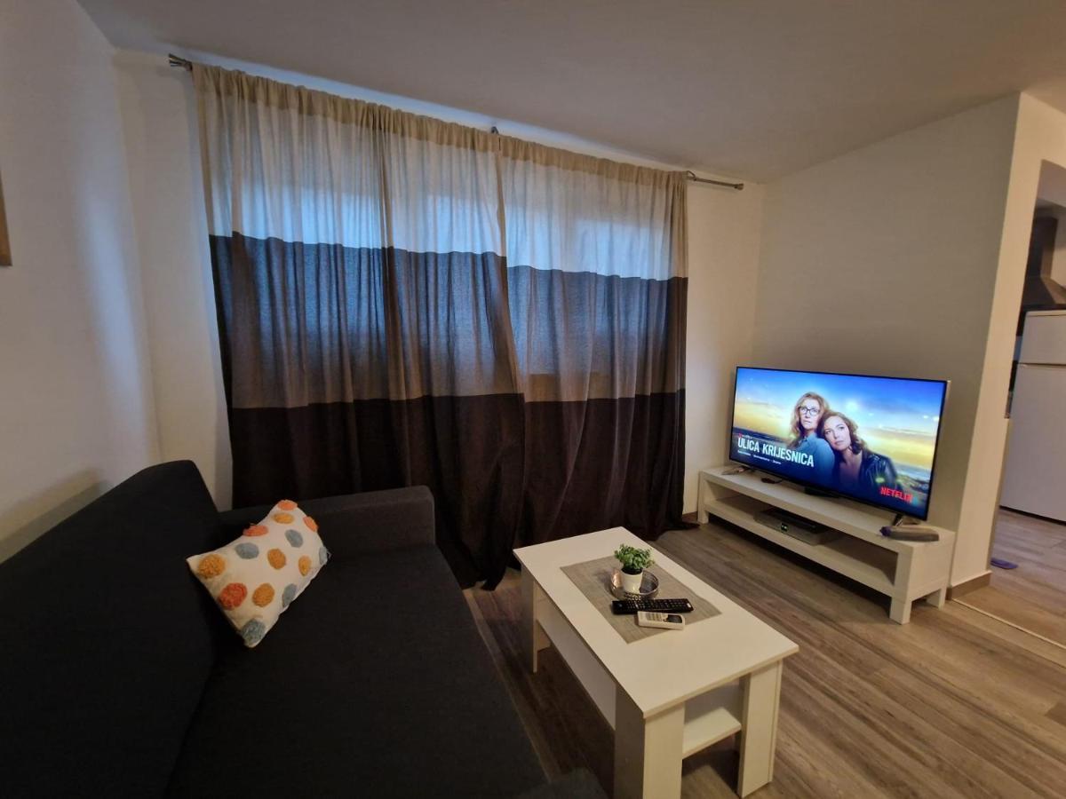 Apartments Luigi 乌马格 外观 照片