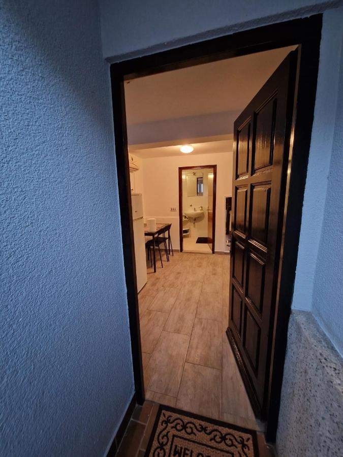 Apartments Luigi 乌马格 外观 照片